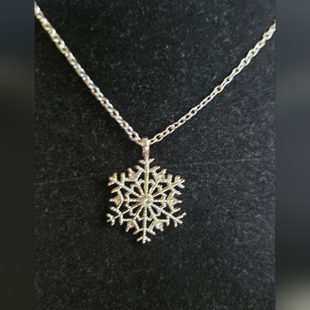 Silver Snowflake Pendant Necklace 8"/16" - Picture 2 of 3